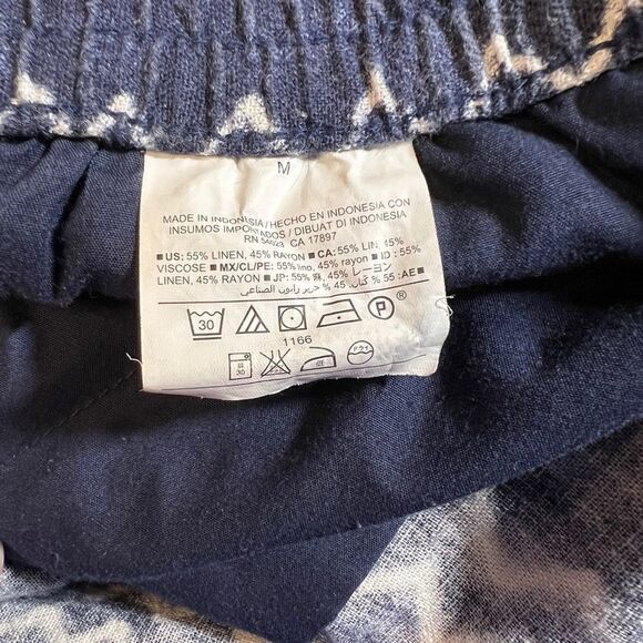 old Navy, Size Medium Navy Print Shorts - Picture 5 of 7